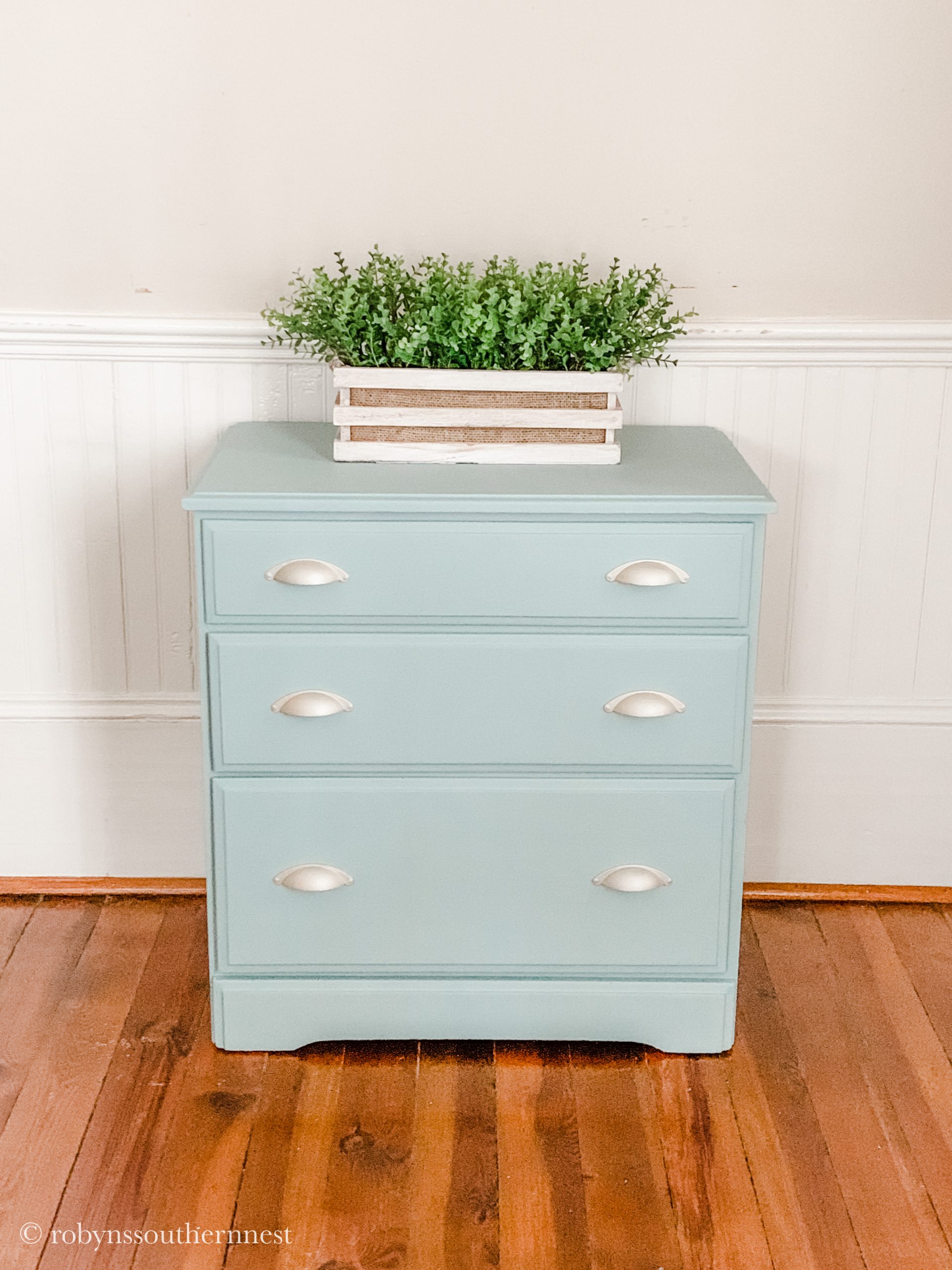 Dresser Update with Fusion Mineral Paint Using Raw Silk • Robyn's Southern  Nest