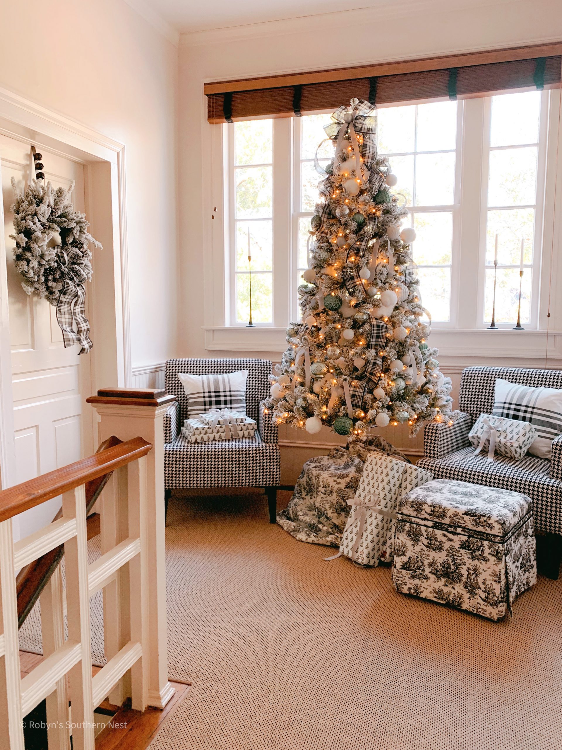 Hallway Christmas Tree • Robyn's Southern Nest