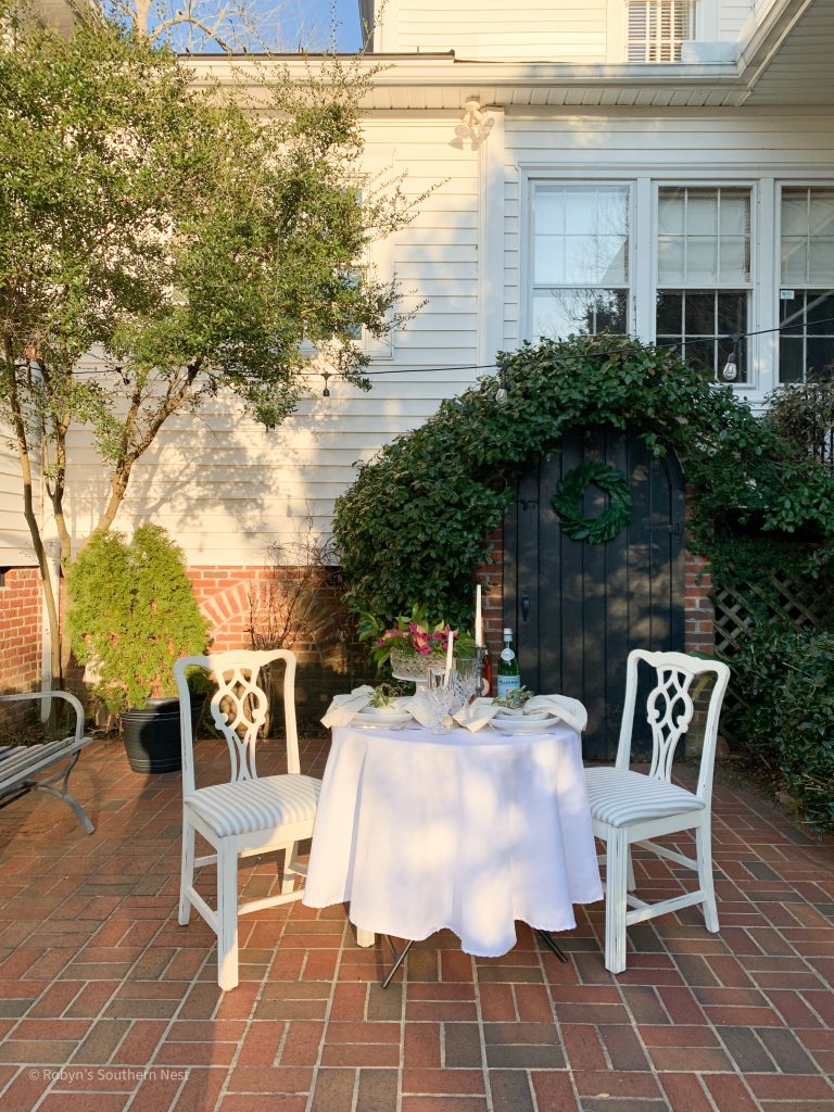 Inexpensive and Elegant Valentine's Day Table - Southern Home and  Hospitality